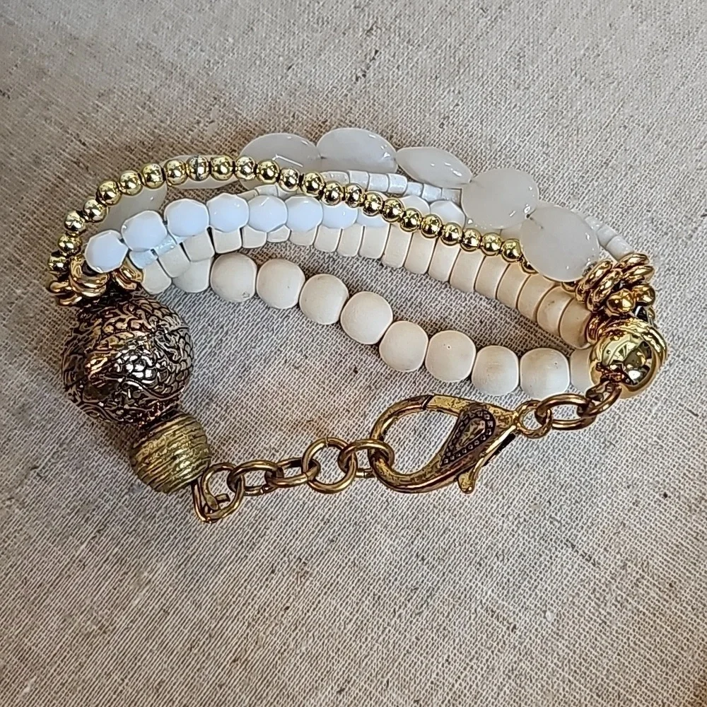 Cream, White And Gold Beaded Hook Closure Bracelet - OS